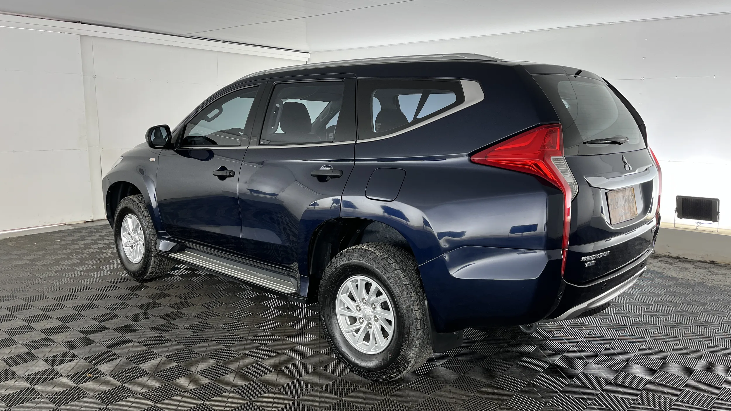 MITSUBISHI Montero SPORT 2018