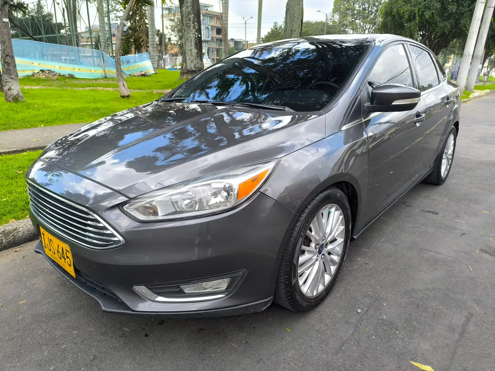 FORD FOCUS TITANIUM 2015