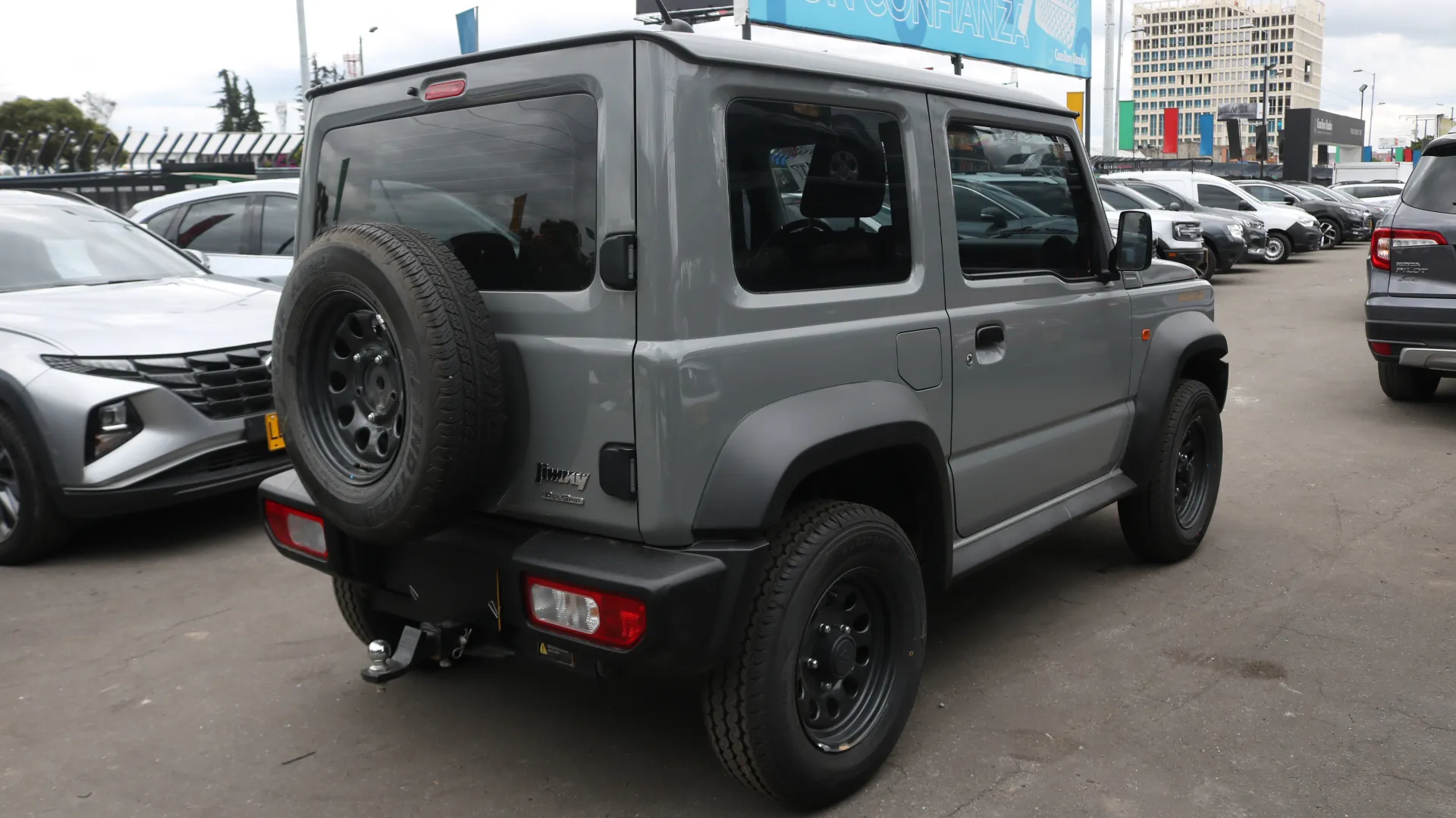 SUZUKI JIMNY JLX 2023