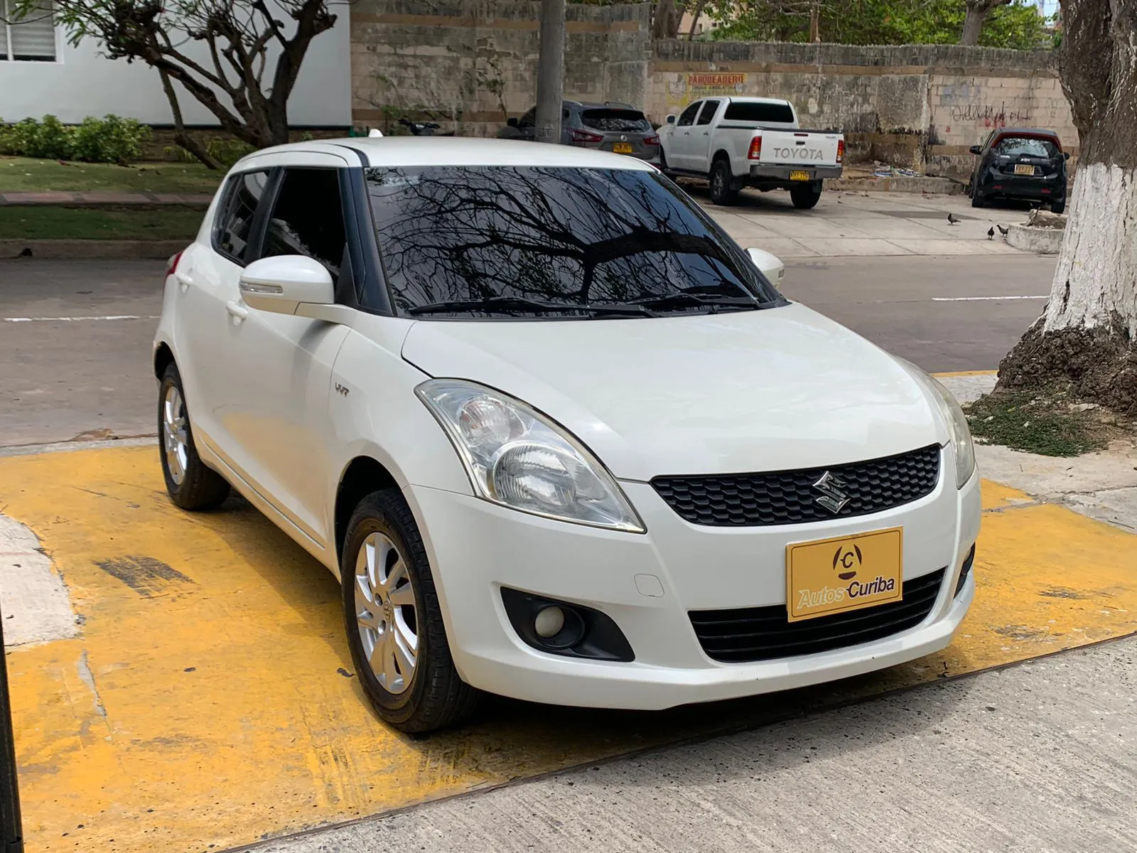 SUZUKI SWIFT 2015