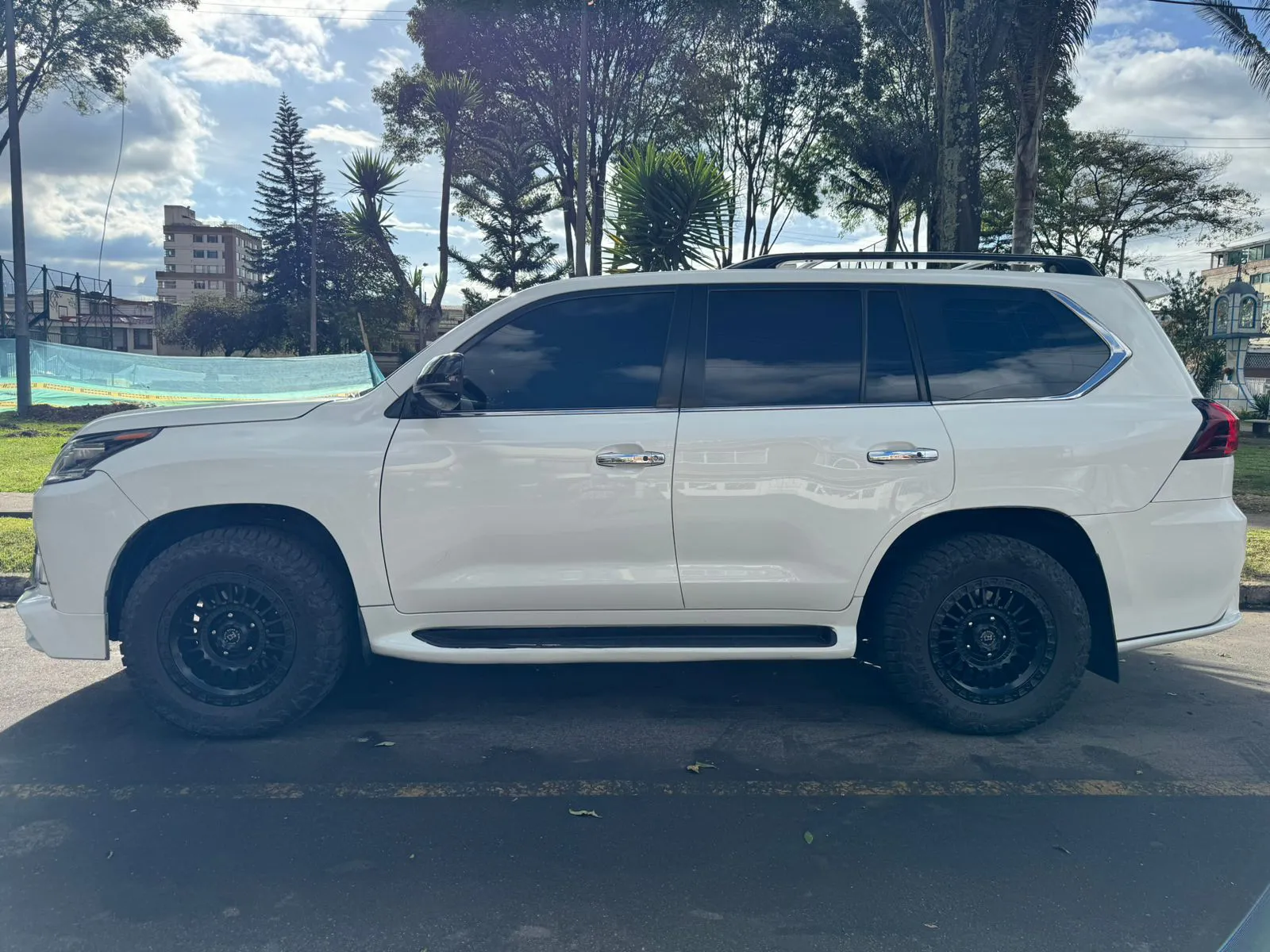 LEXUS LX [3] 570.0 2011