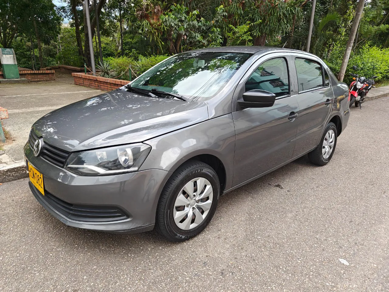 VOLKSWAGEN VOYAGE SPIRIT 2014