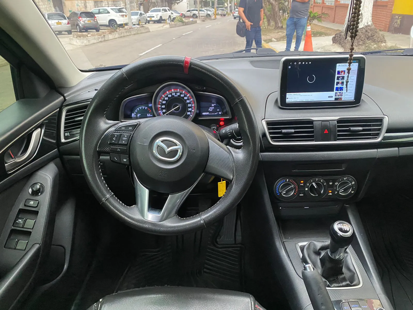 MAZDA 3 2015