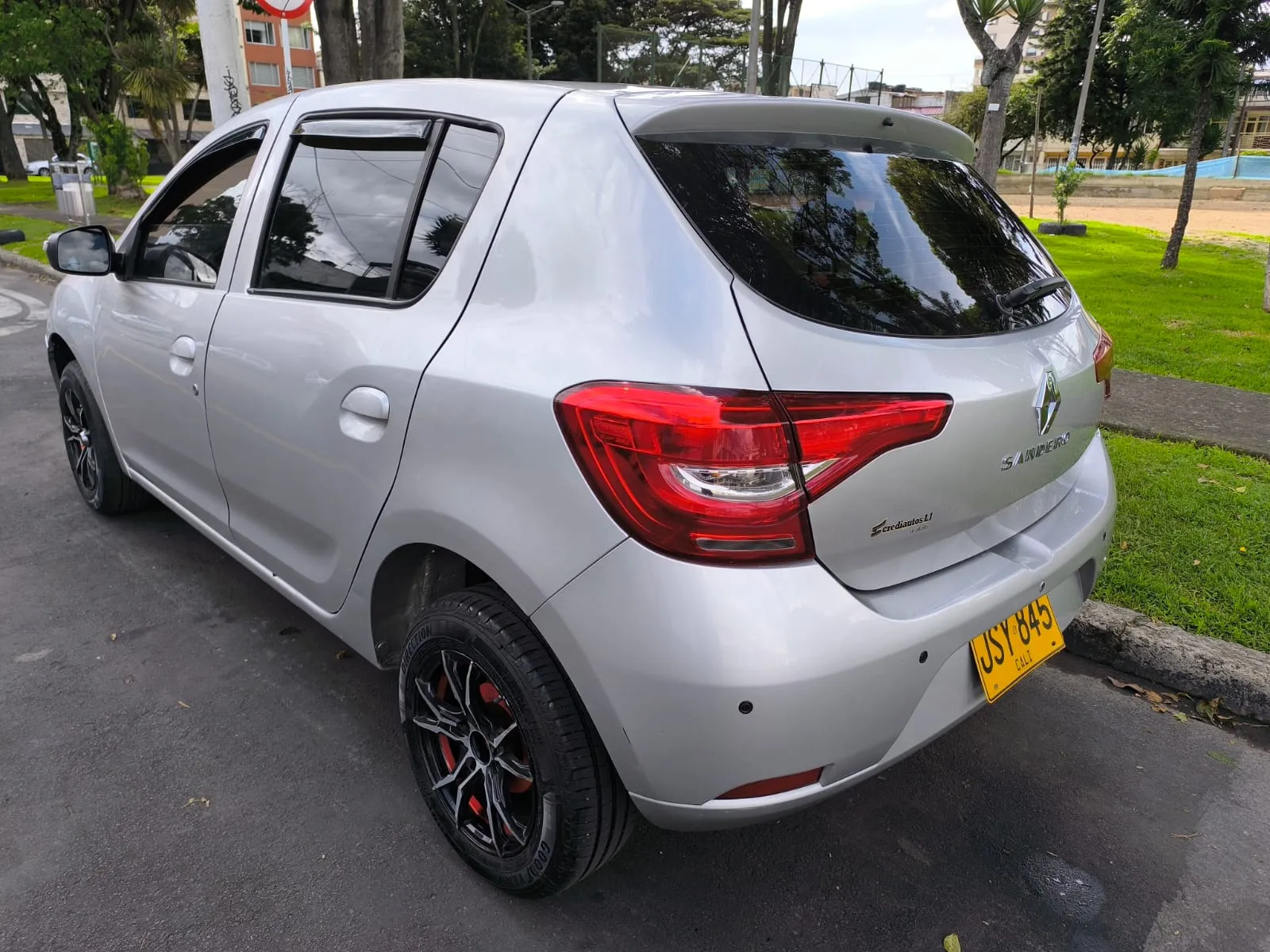 RENAULT SANDERO 2021