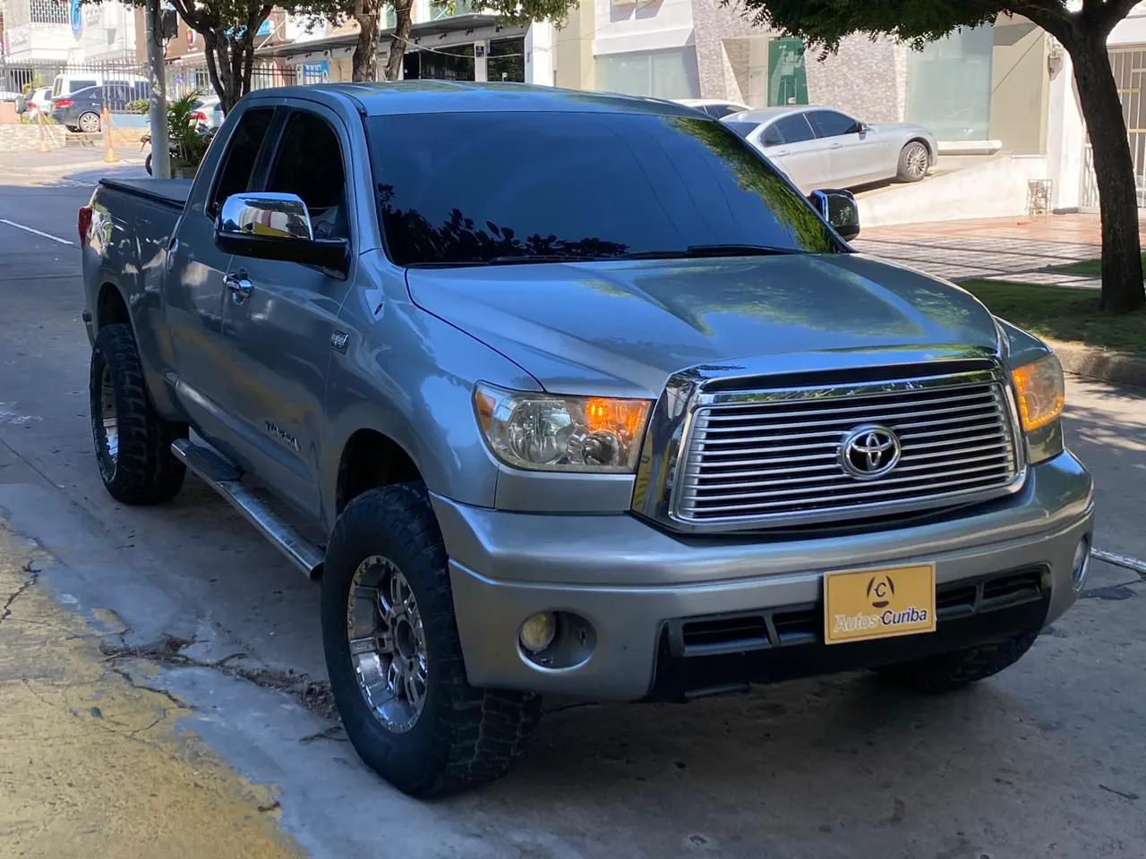 TOYOTA TUNDRA [1] SR5 2010