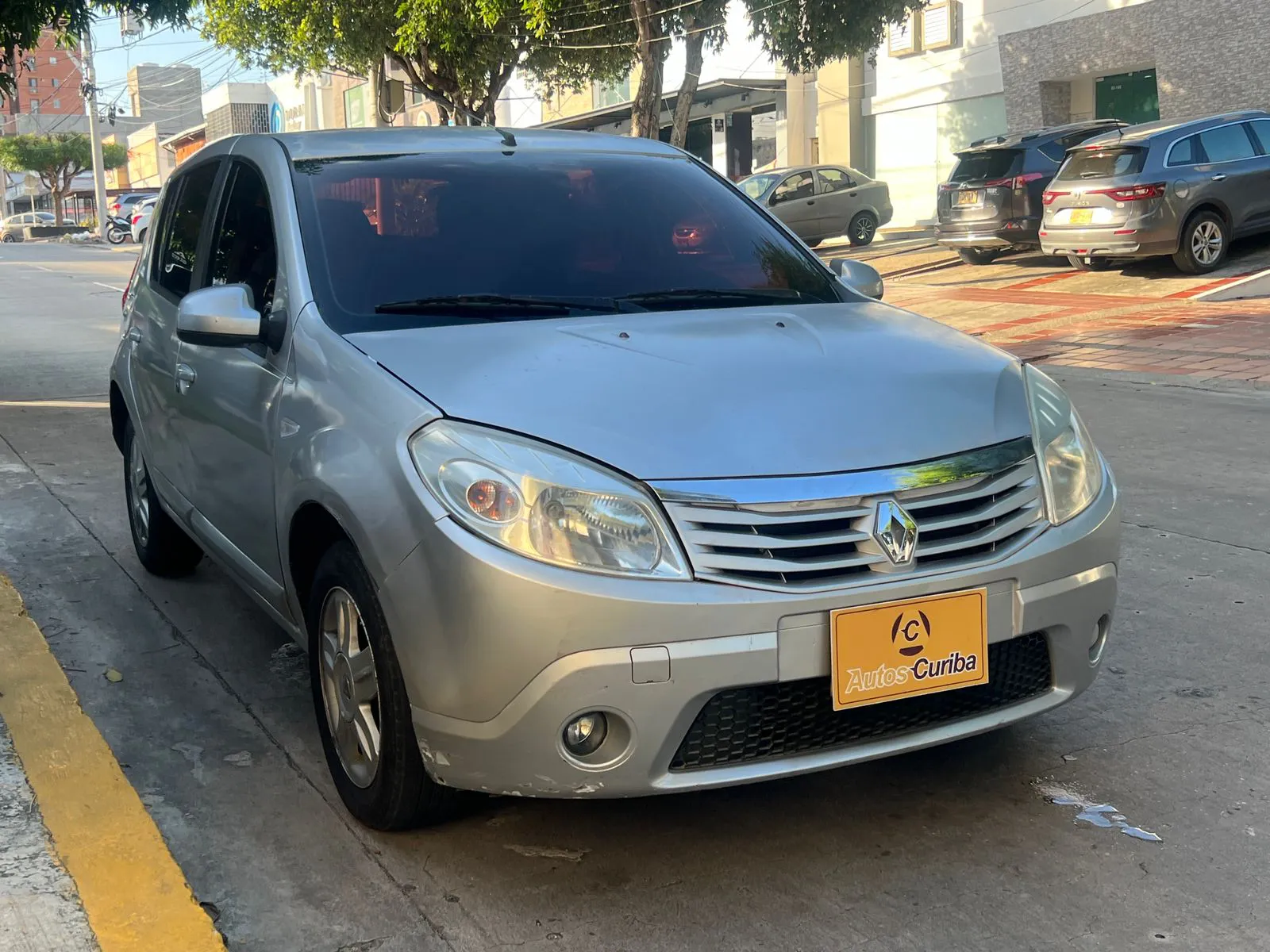 RENAULT SANDERO 2011