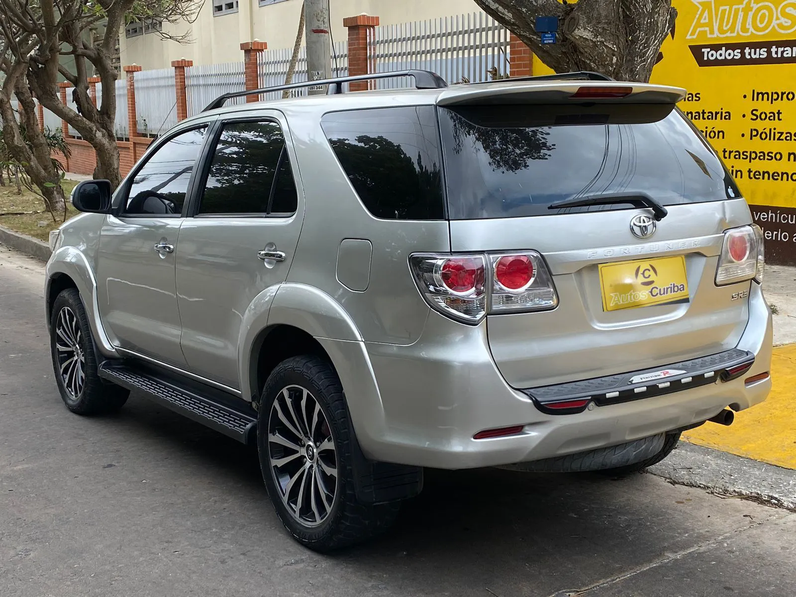 TOYOTA FORTUNER 2013