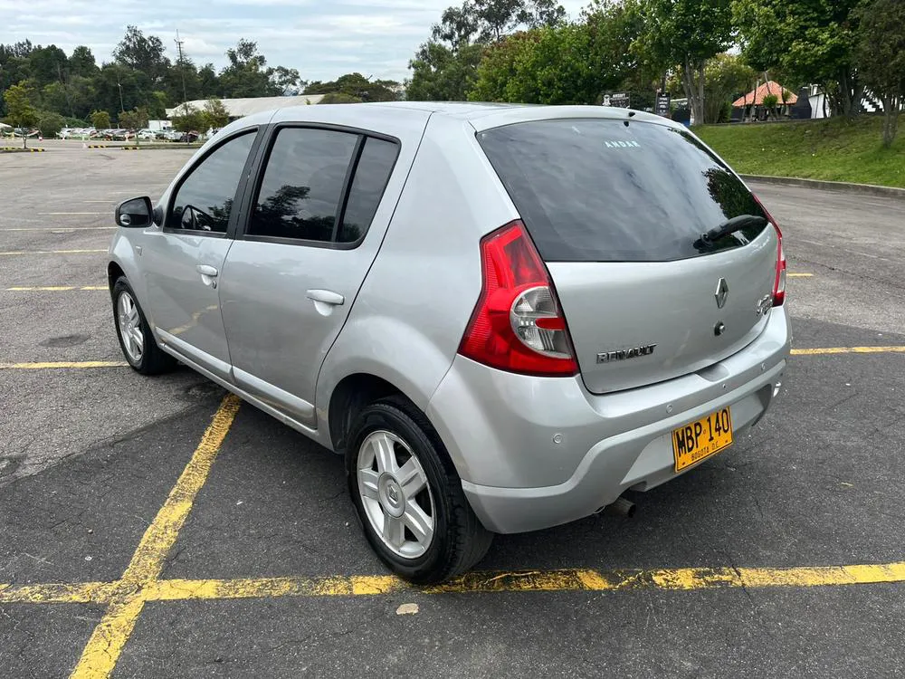 RENAULT SANDERO DYNAMIQUE 2012