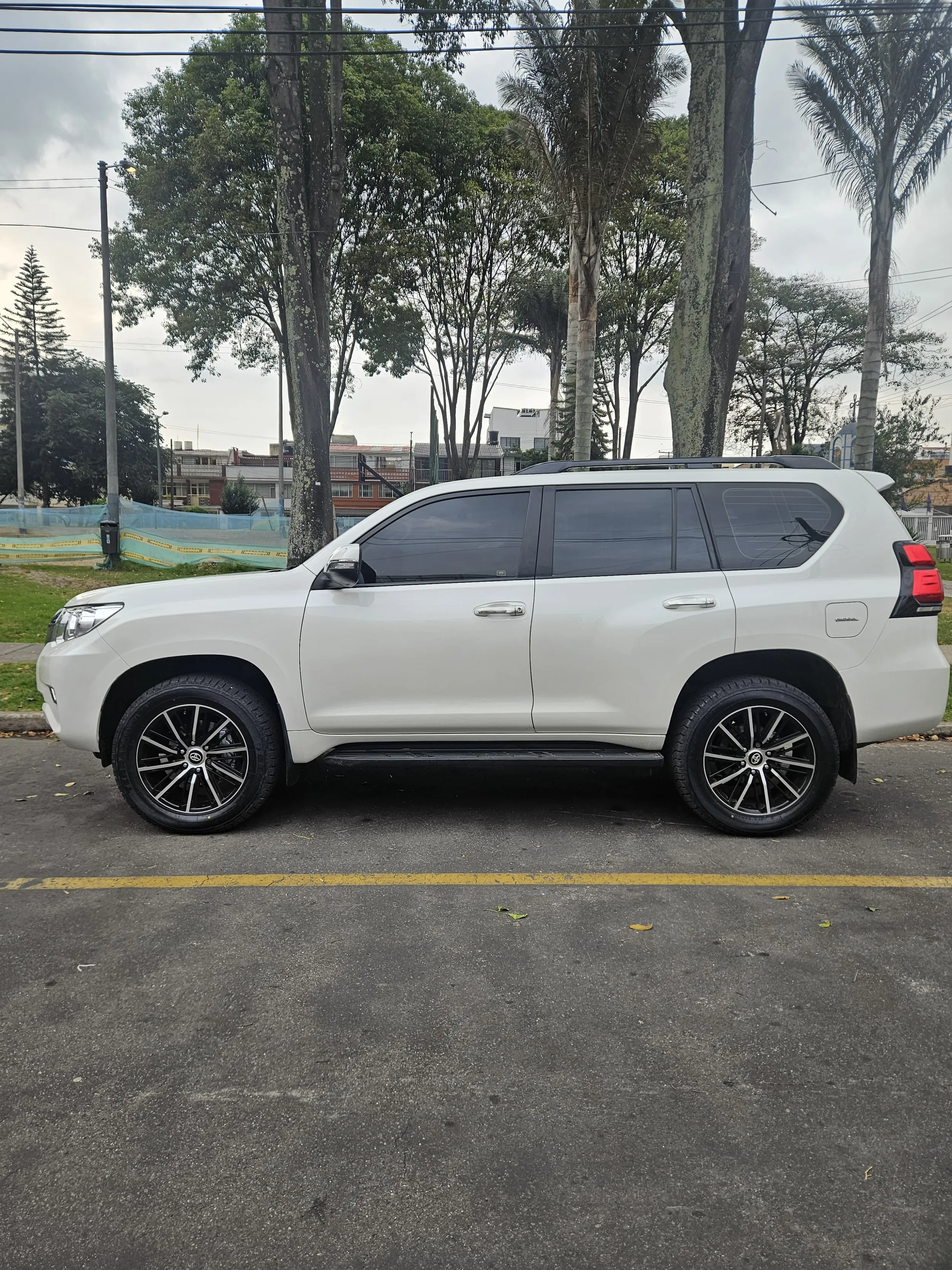 TOYOTA PRADO 2018