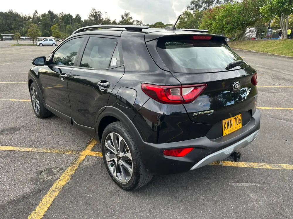 KIA STONIC ZENITH HYBRID 2022