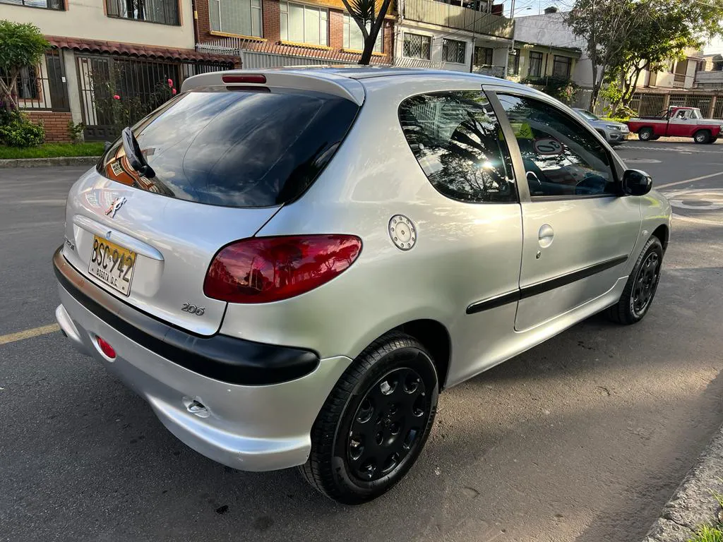 PEUGEOT 206.0 XR 2005