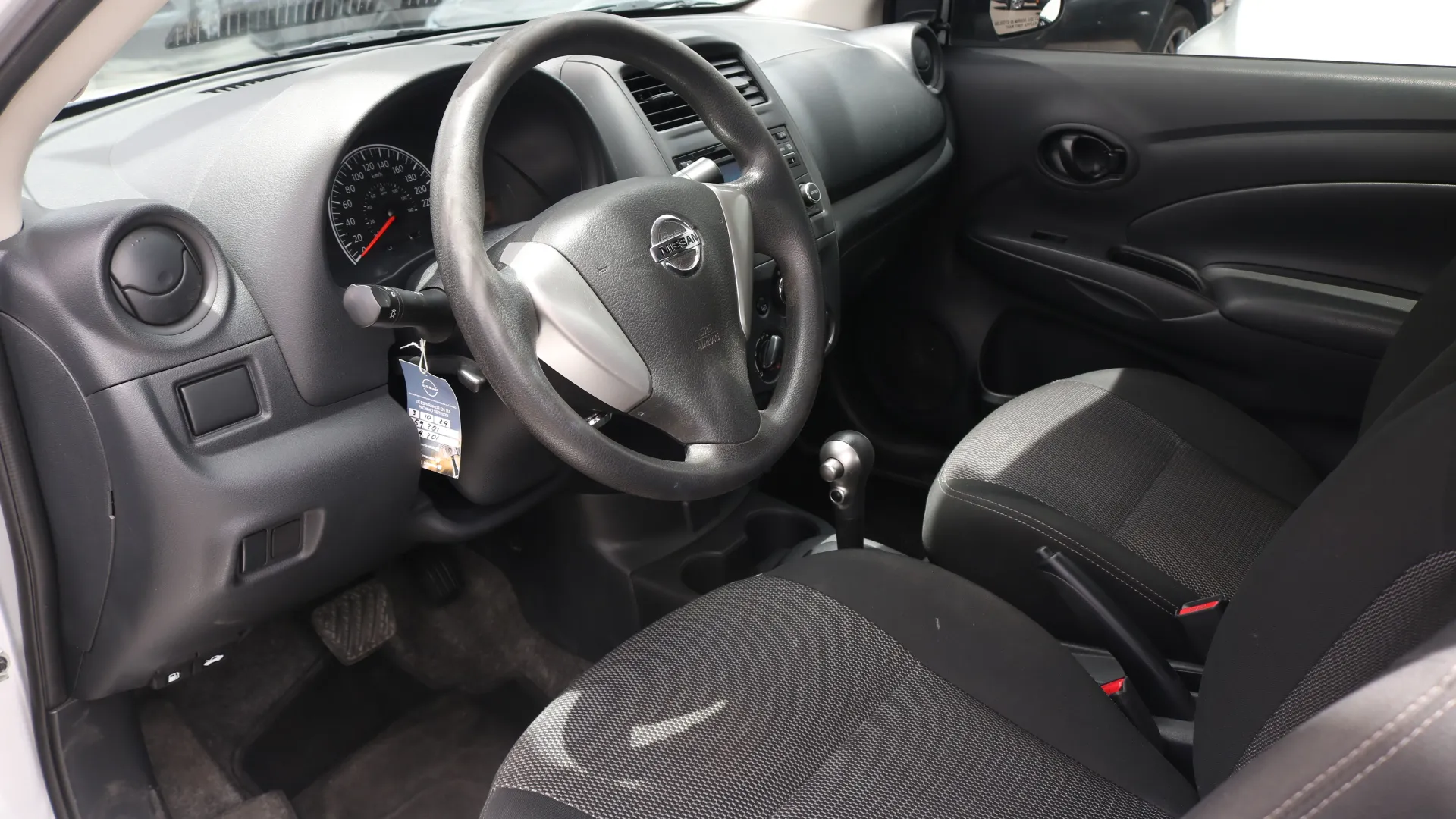 NISSAN VERSA [FL] DRIVE 2020