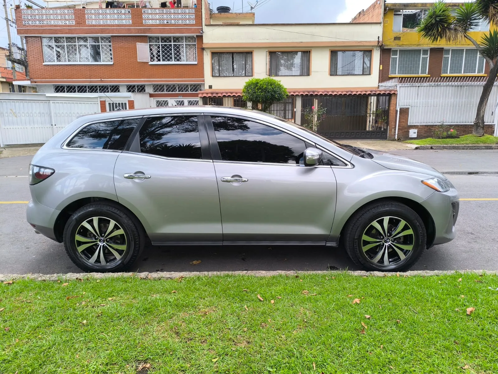 MAZDA CX7 CX7L30 2011