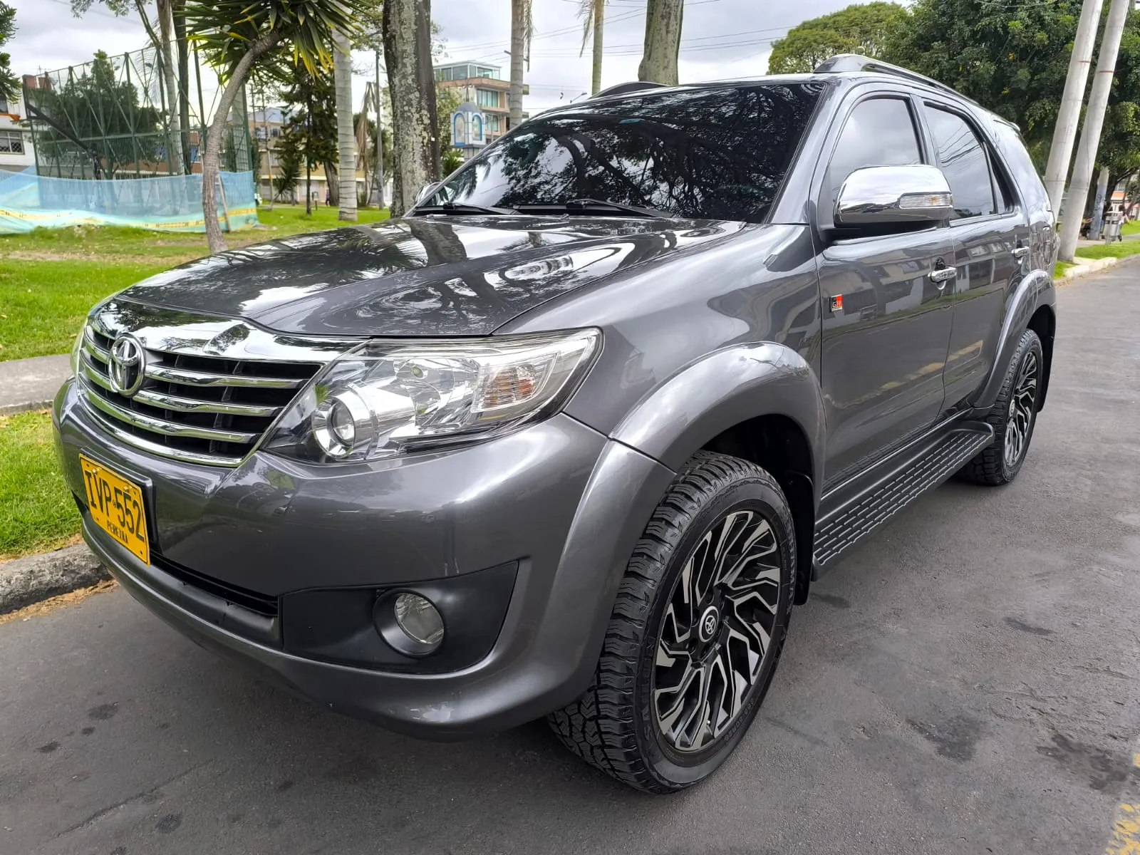 TOYOTA FORTUNER [FL] SR5 2016