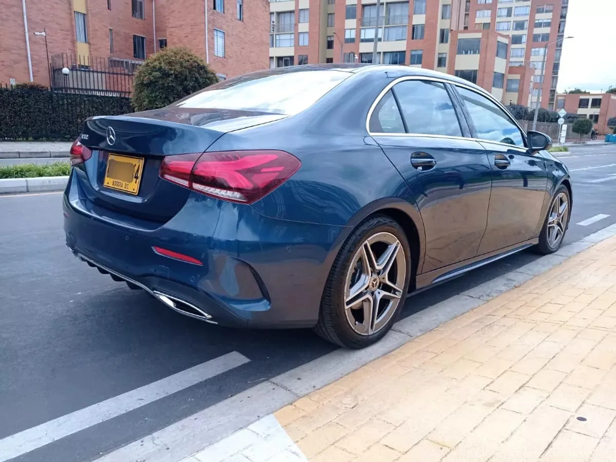 MERCEDES BENZ A 2023