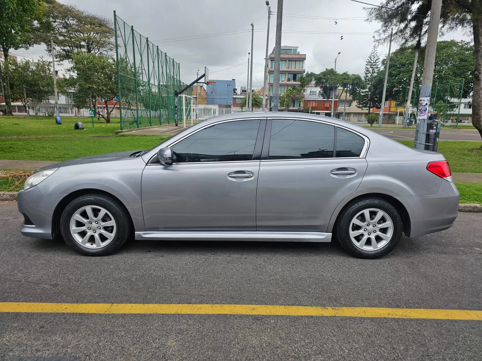 SUBARU LEGACY [2] 2.0L AWD 2011