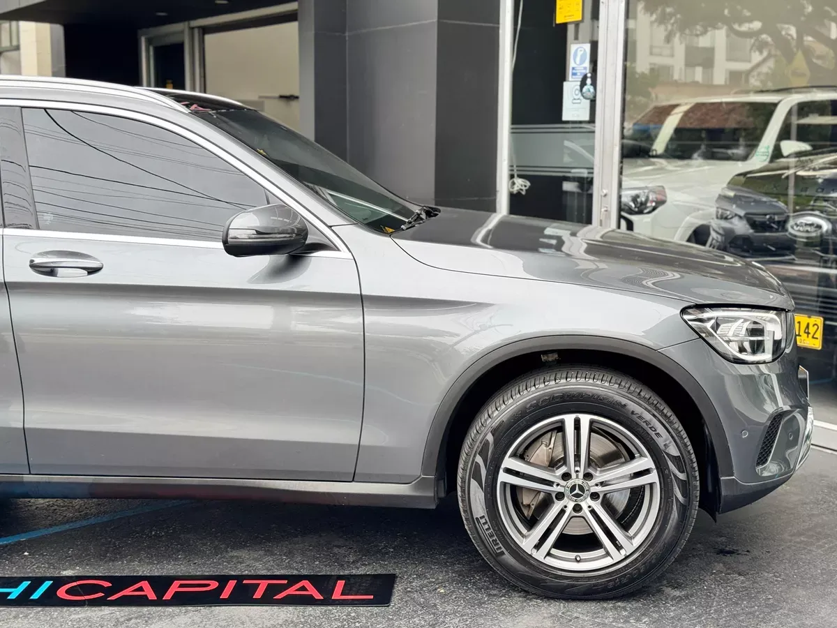 MERCEDES BENZ GLC 300 2021