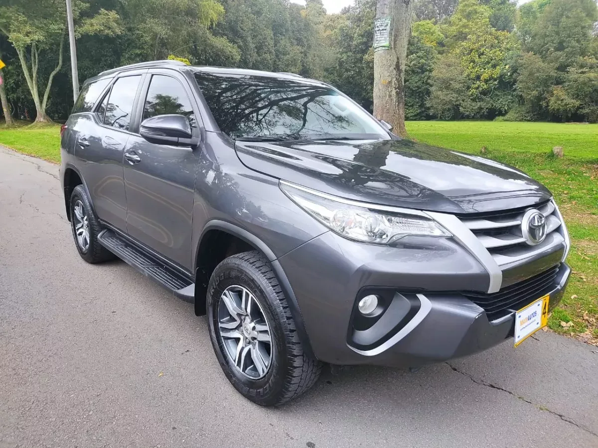 TOYOTA FORTUNER 2019