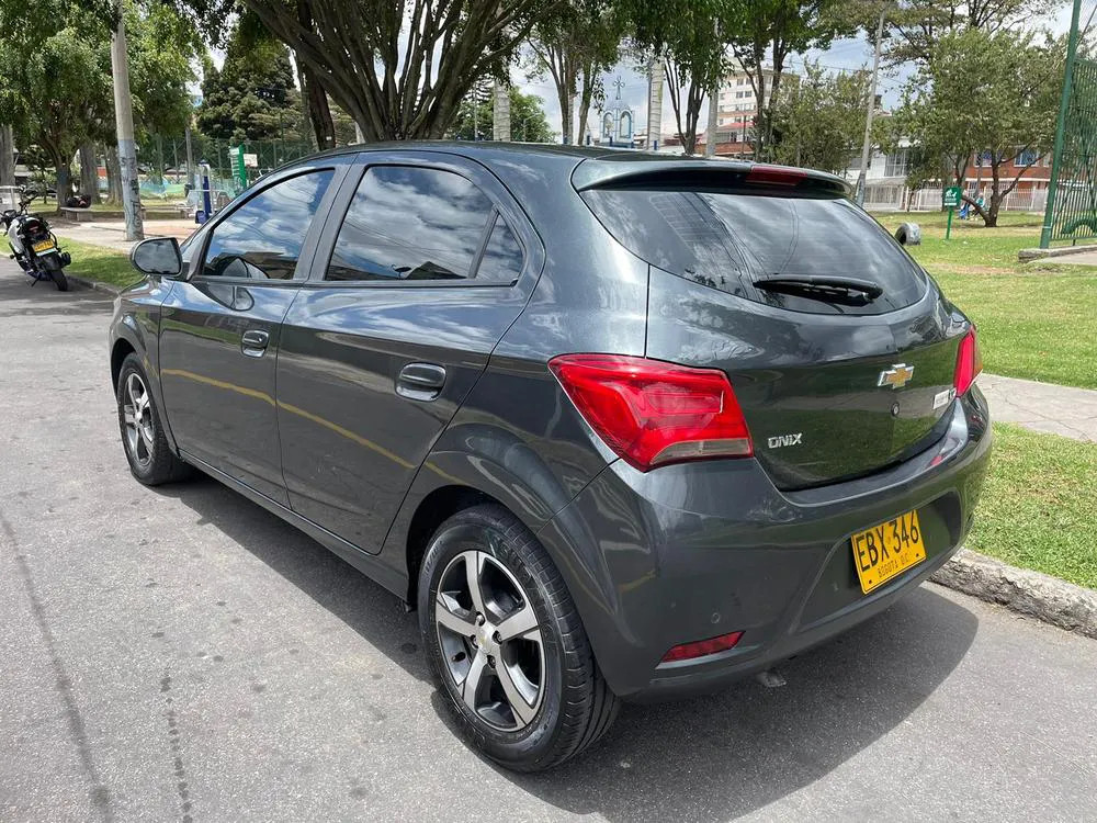 CHEVROLET ONIX 2018