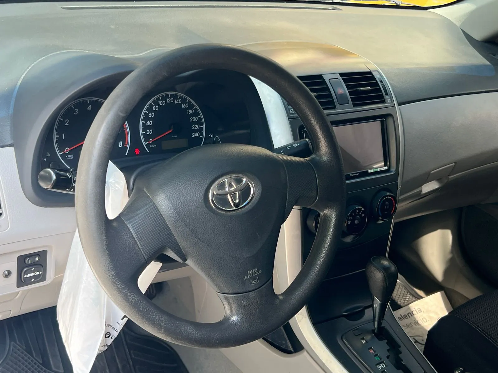 TOYOTA COROLLA 2012