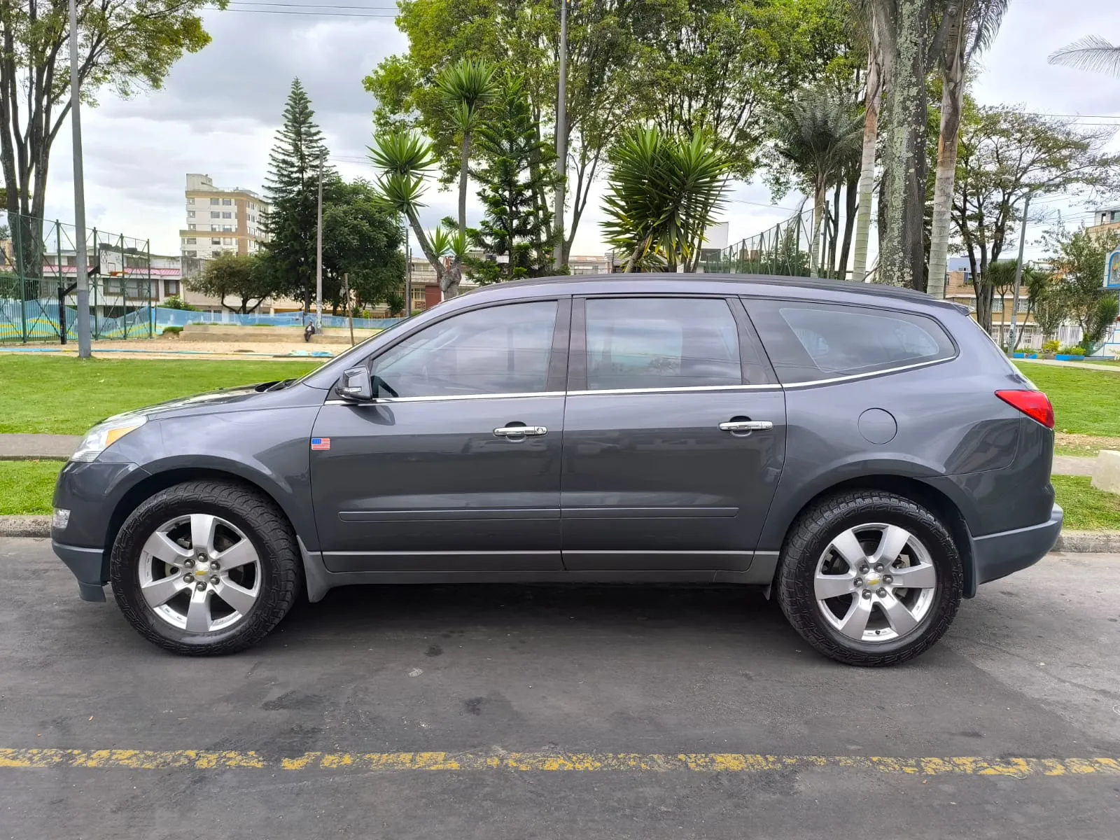 CHEVROLET TRAVERSE LT 2012