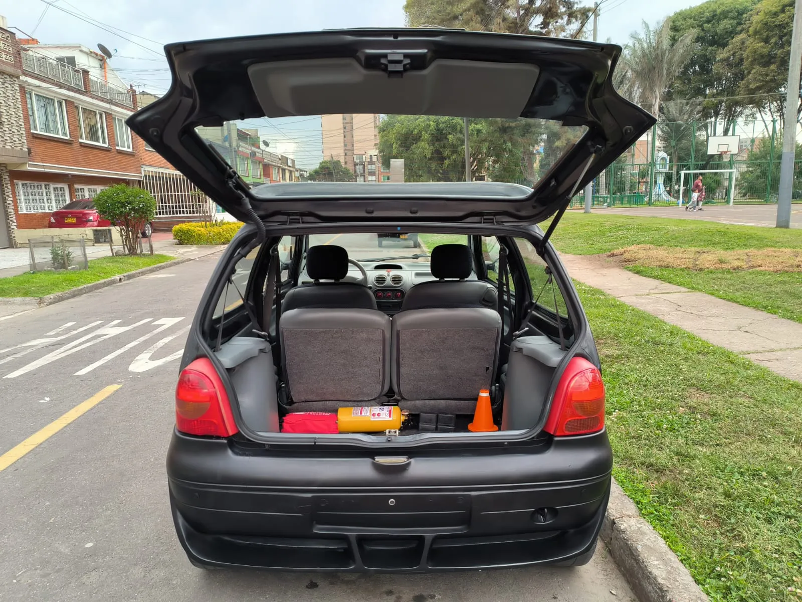 RENAULT TWINGO ACCESS 2013