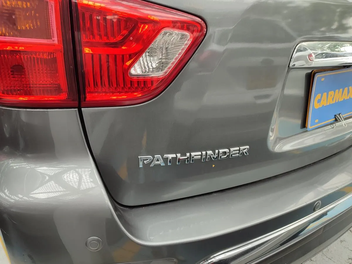 NISSAN PATHFINDER 2019