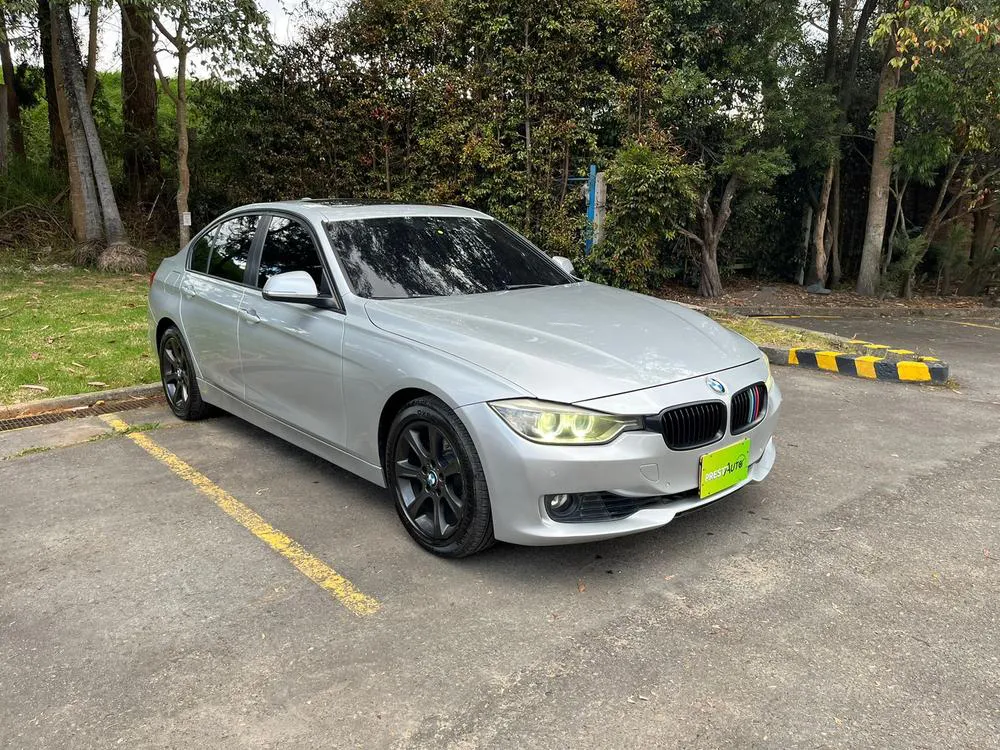 BMW 320i F30 Executive 2014