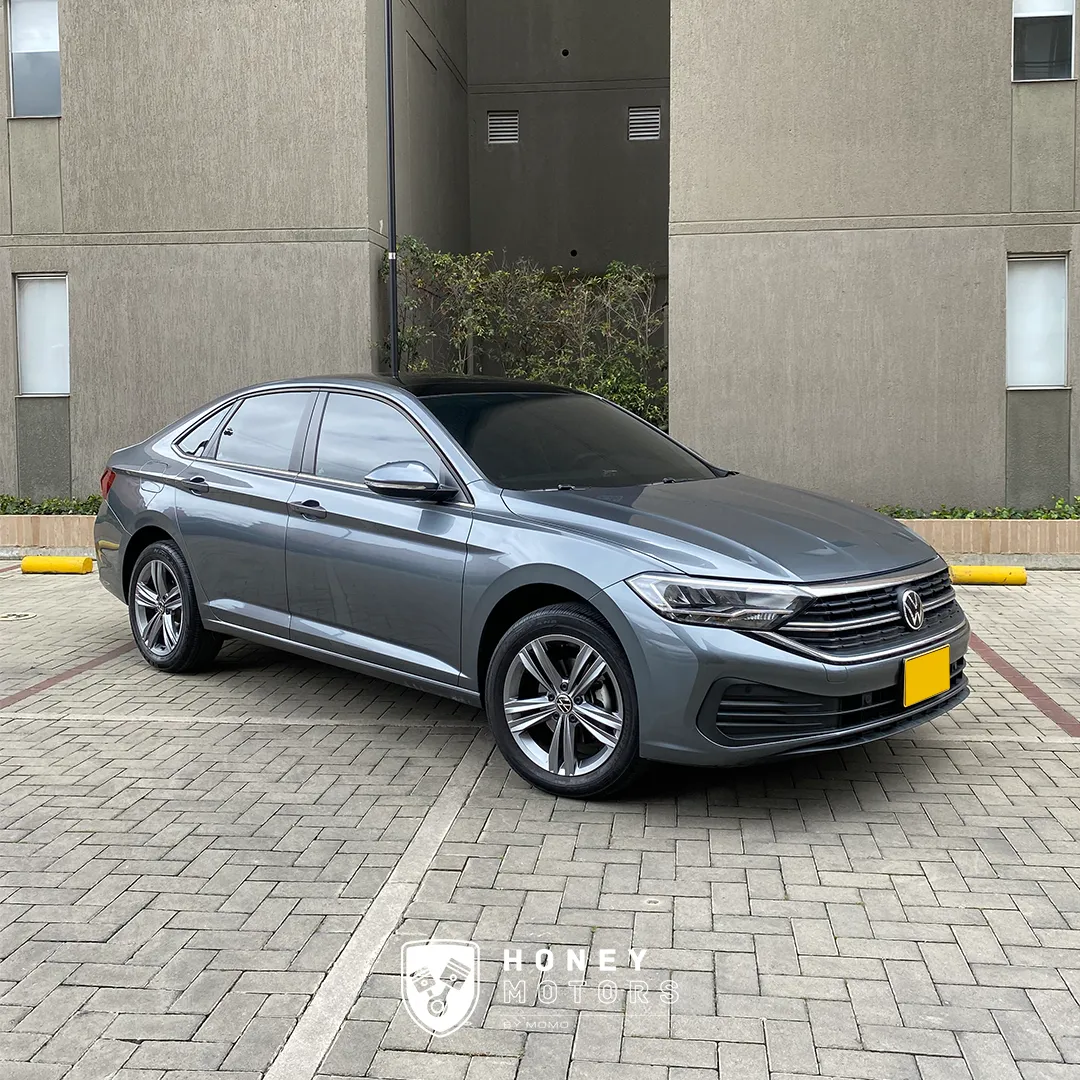 VOLKSWAGEN JETTA HIGHLINE 2024