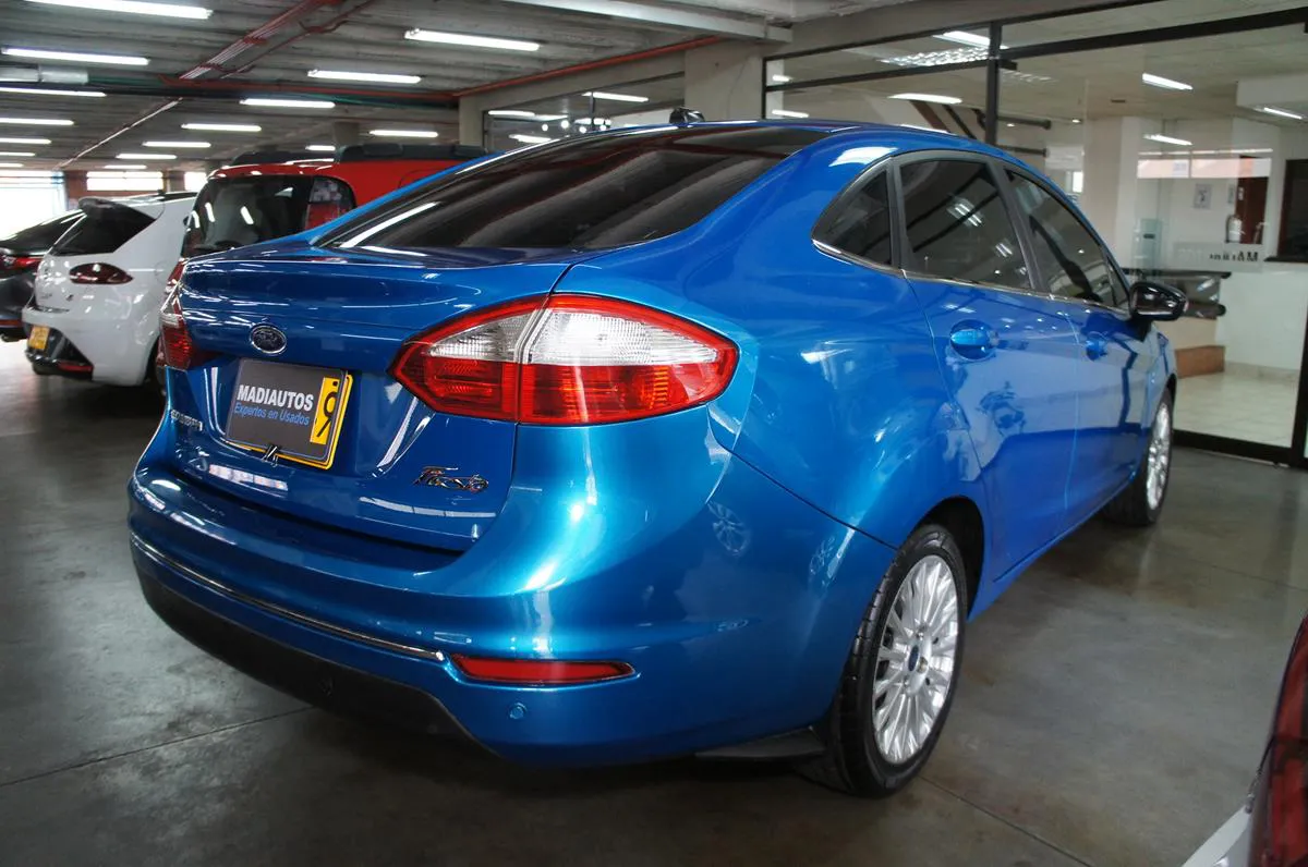 FORD FIESTA SPORTBACK TITANIUM 2015