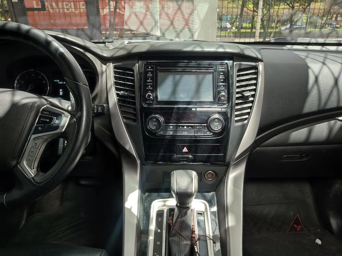 MITSUBISHI MONTERO 2018