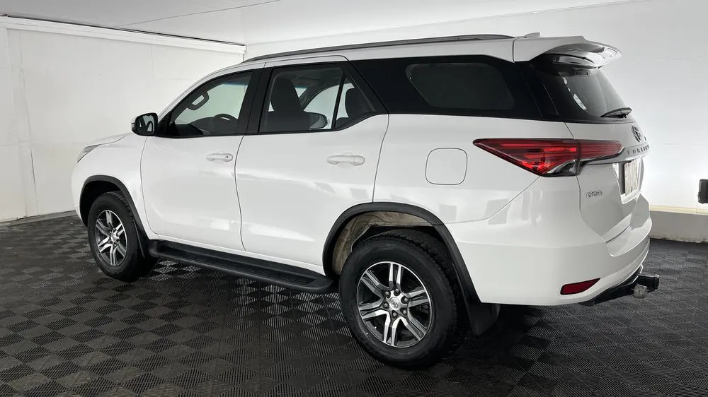 TOYOTA FORTUNER [2] 2.4L STREET 2020