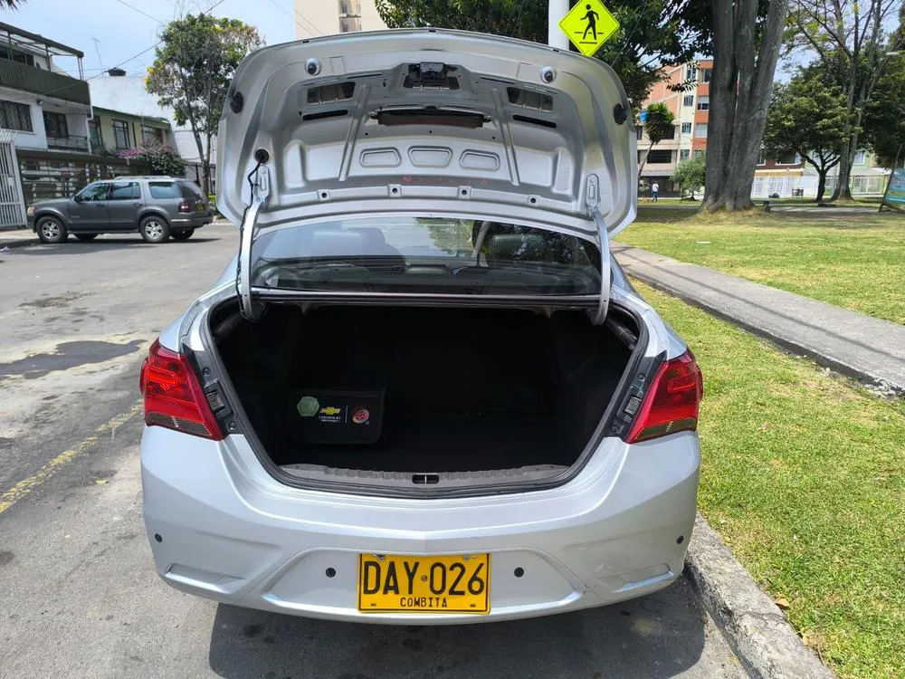 CHEVROLET JOY HATCHBACK LT 2021