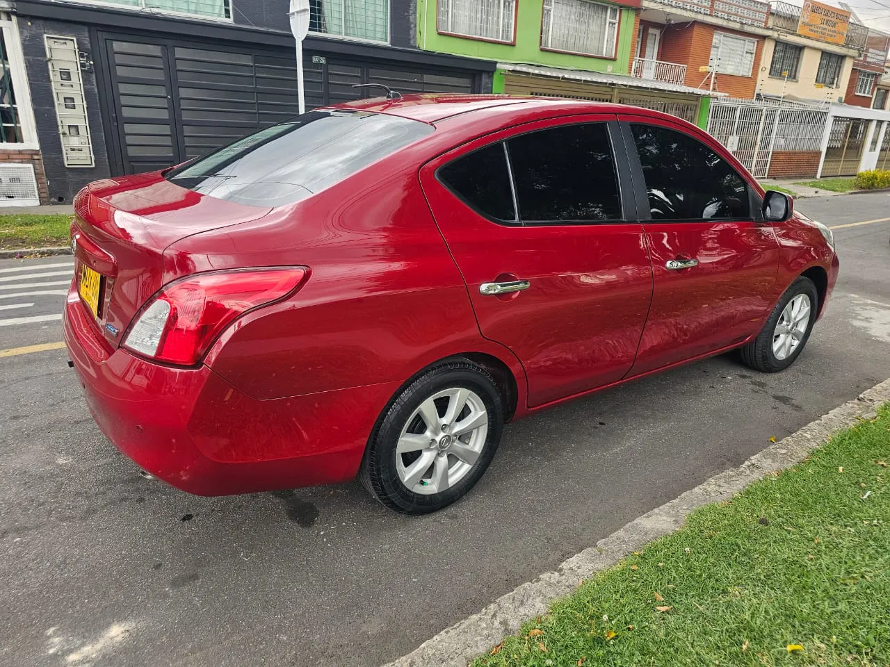 NISSAN VERSA 2013