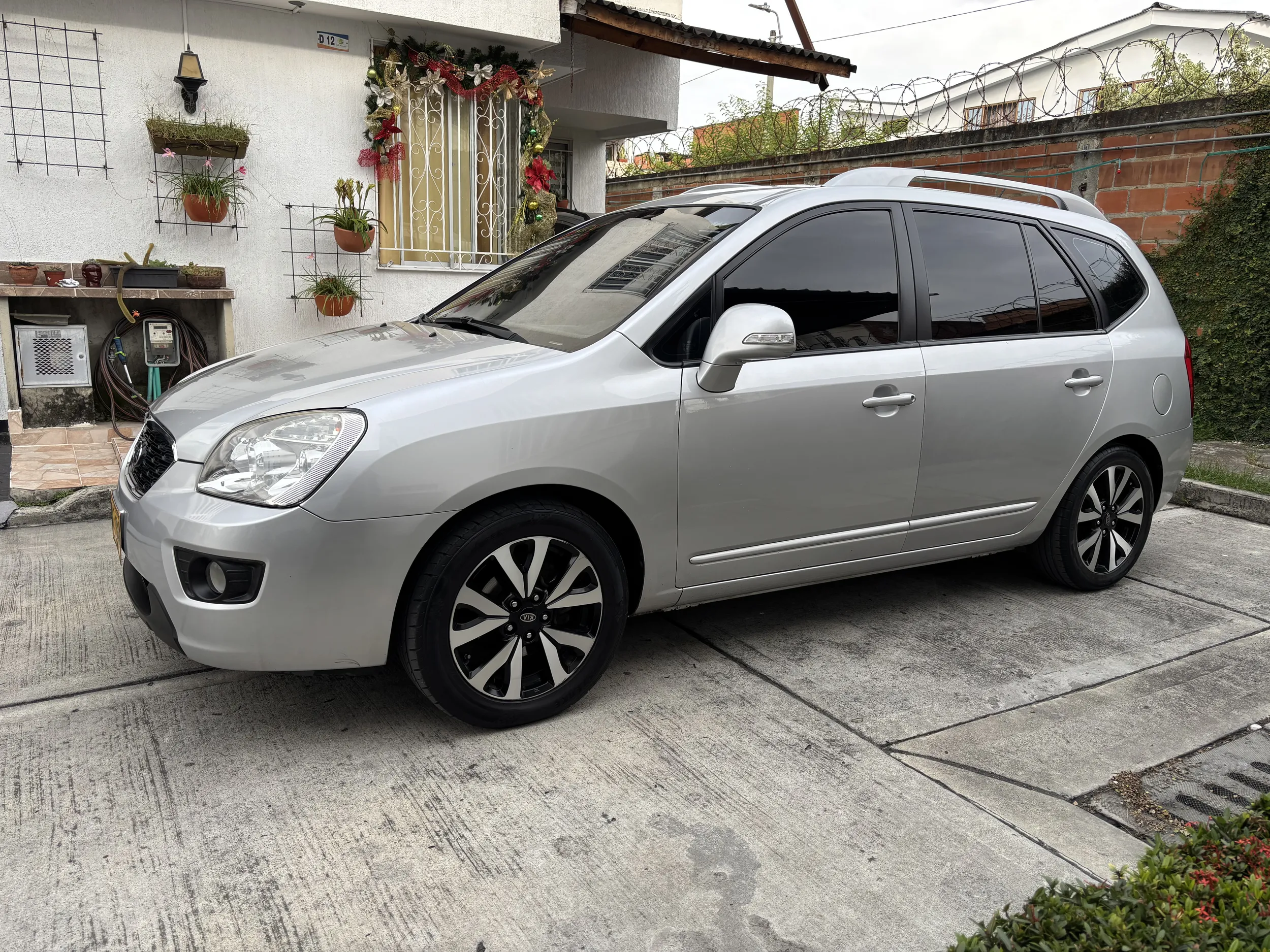 KIA CARENS 2011