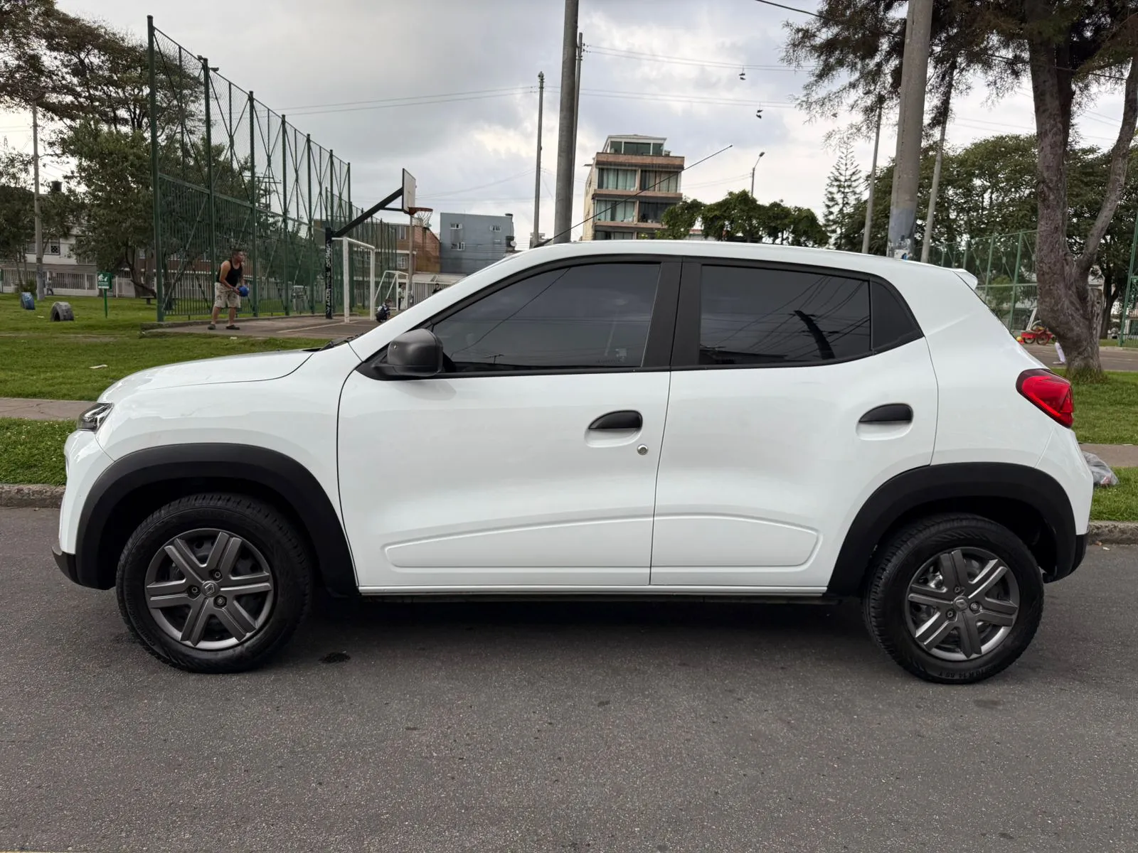 RENAULT KWID 2024