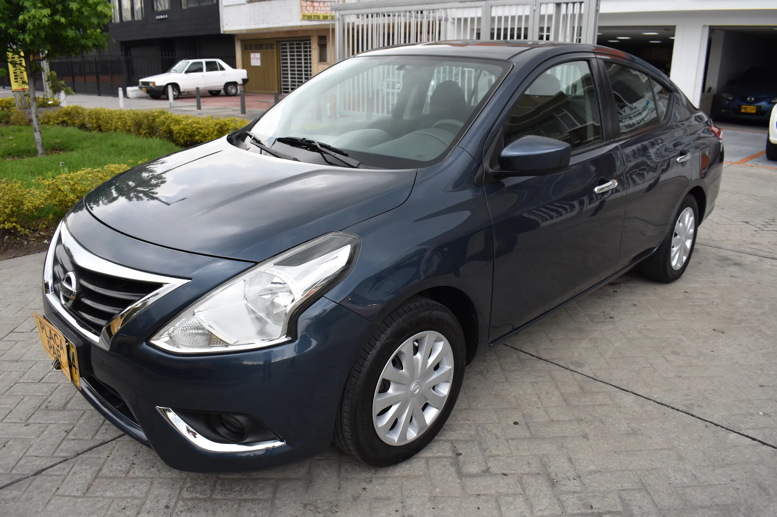 NISSAN VERSA 2016