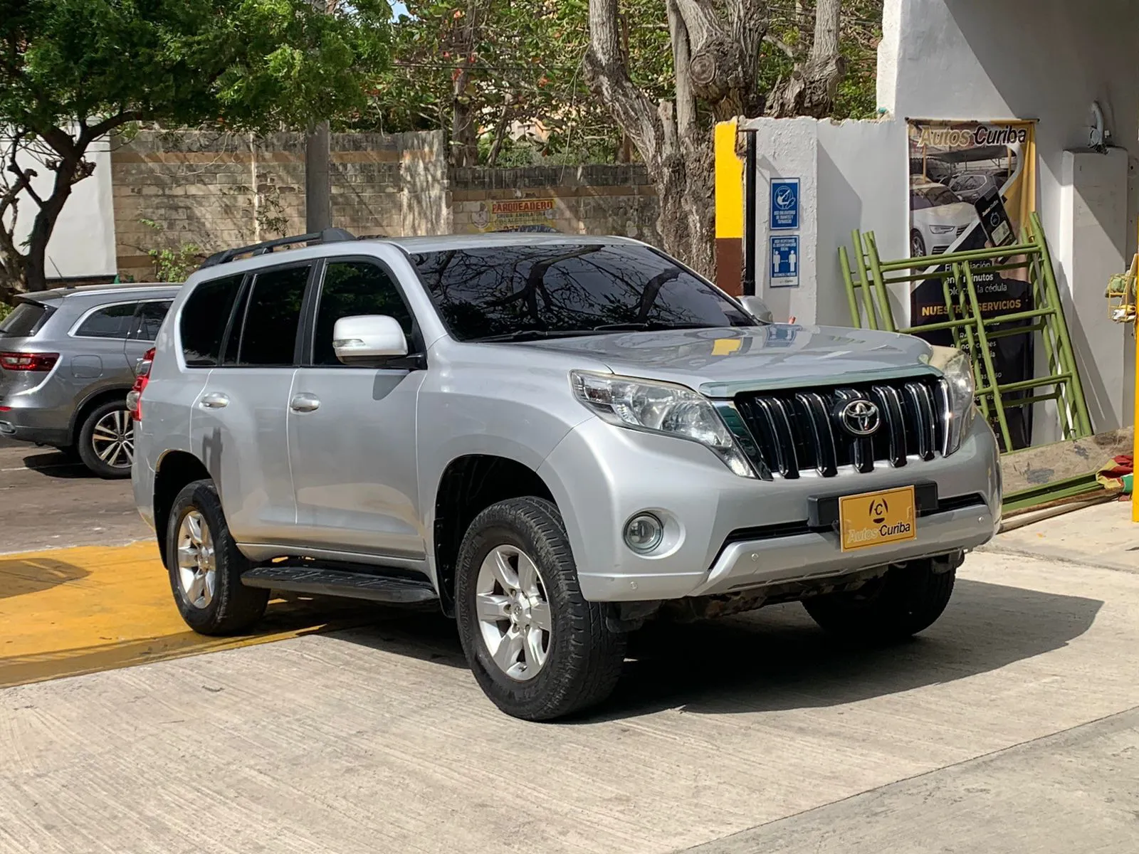 TOYOTA PRADO 2011