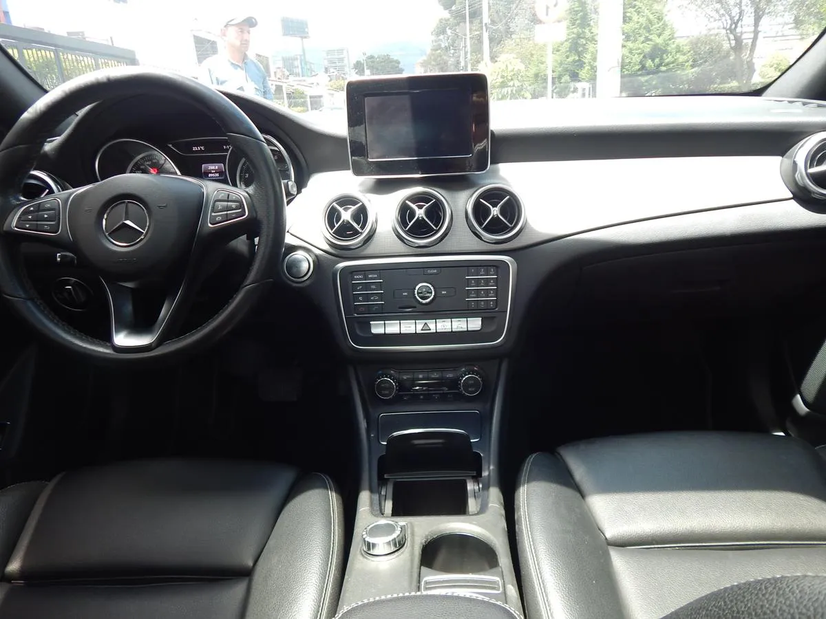 MERCEDES BENZ GLA GLA 200 [X156] [FL] URBAN TP 1600CC T 2018