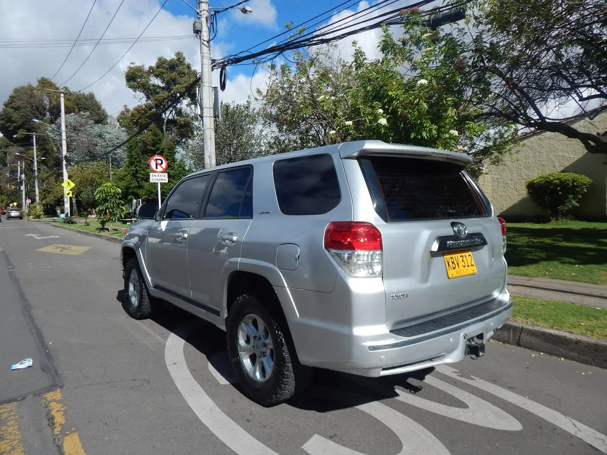 TOYOTA 4RUNNER 2010