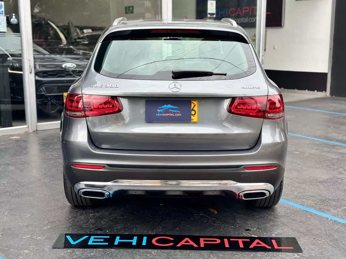 MERCEDES BENZ GLC 300 2021