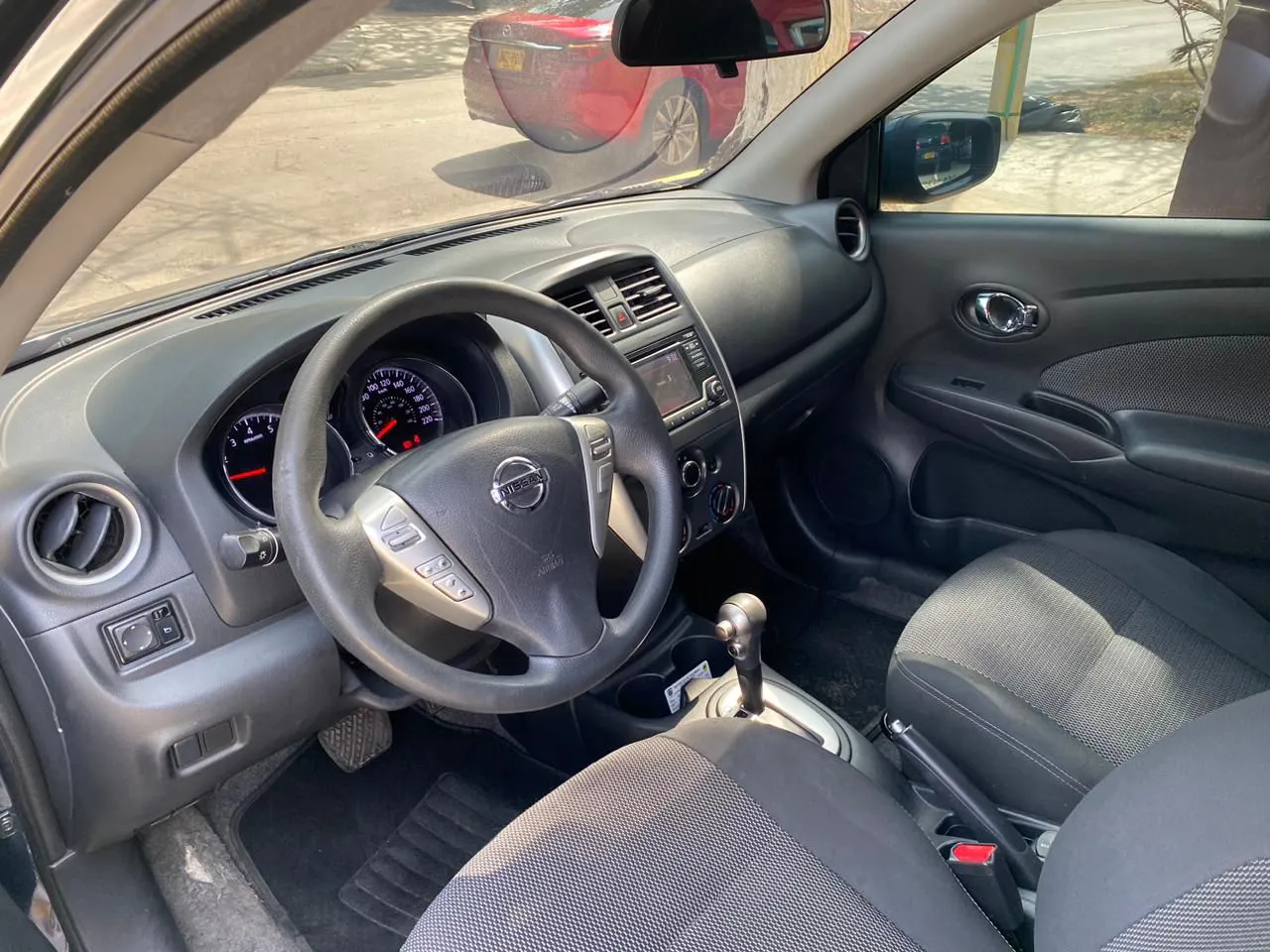 NISSAN VERSA 2016