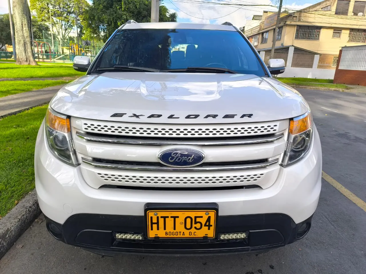 FORD EXPLORER LIMITED 2013