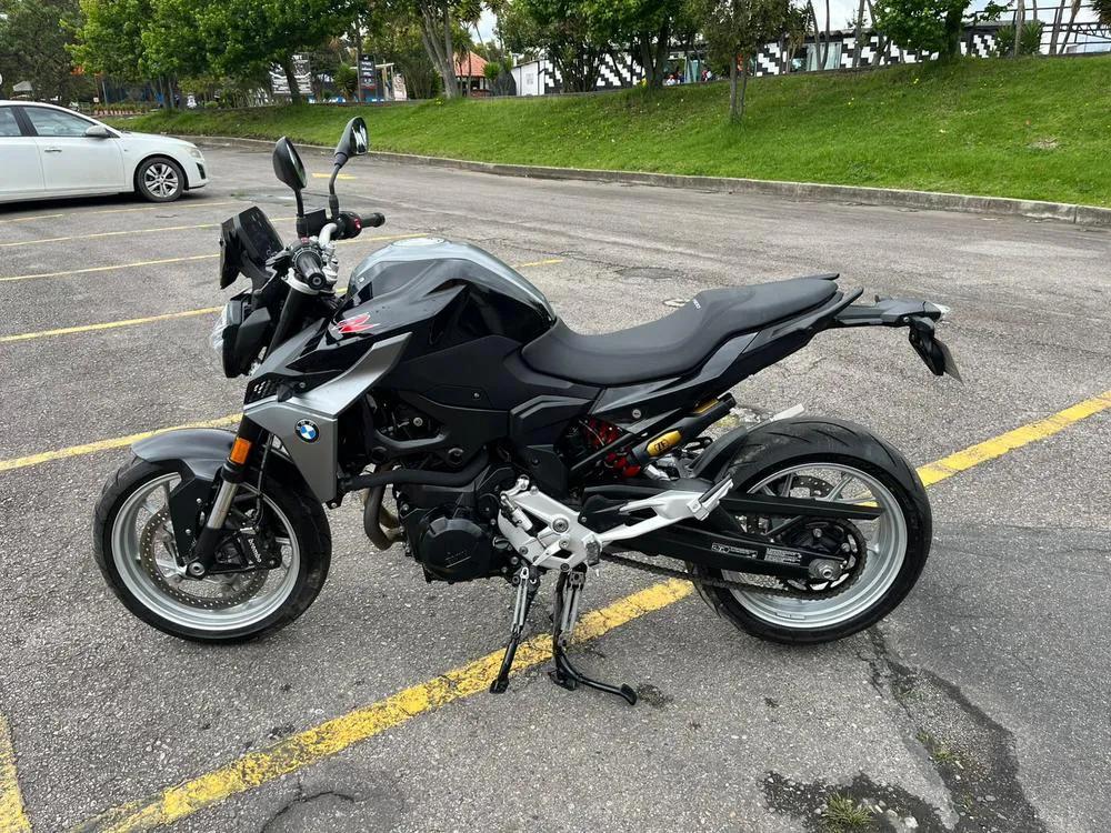 BMW F 900 R PURE 2024