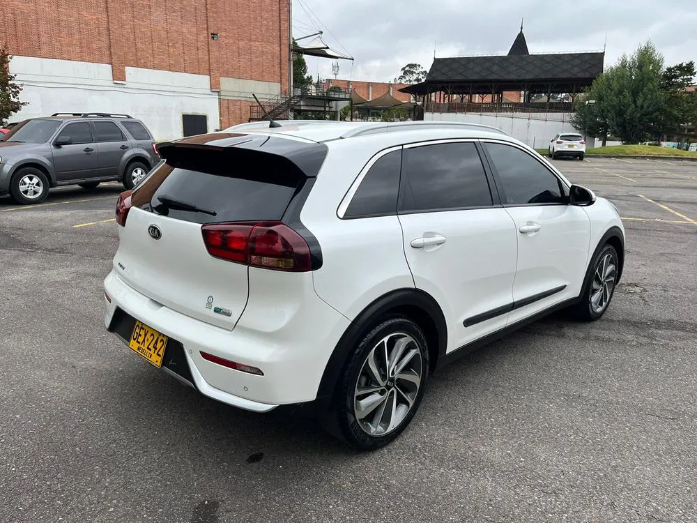 KIA NIRO ZENITH 2020