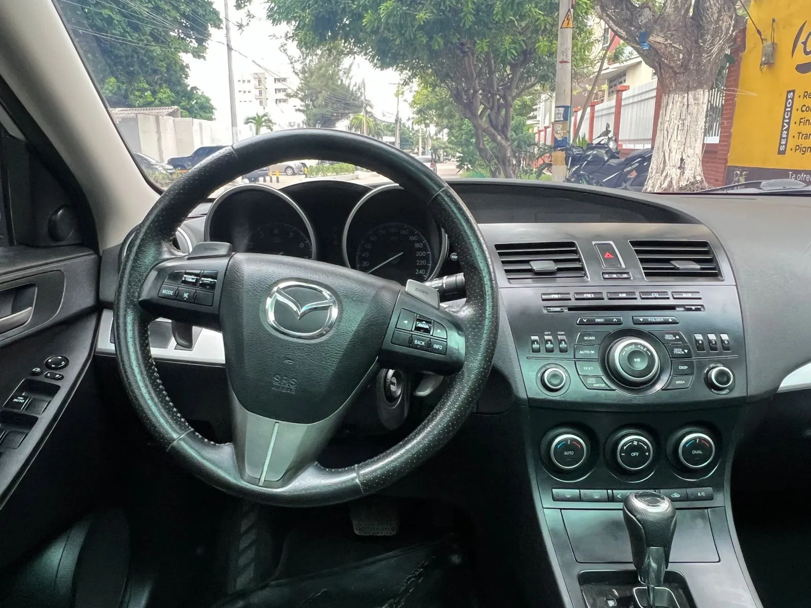 MAZDA 3 2014