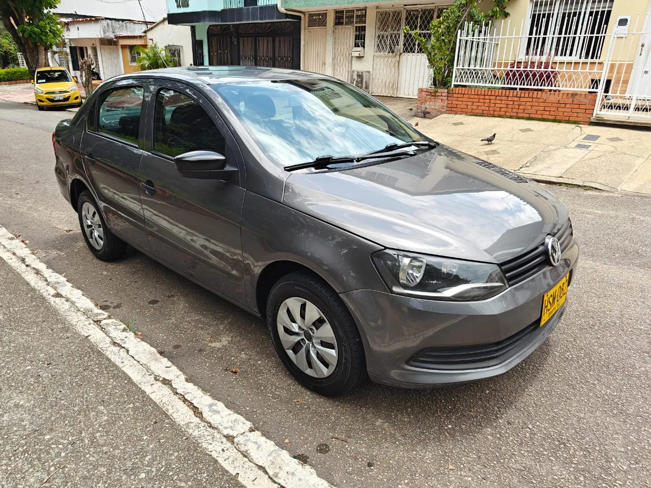 VOLKSWAGEN VOYAGE SPIRIT 2014