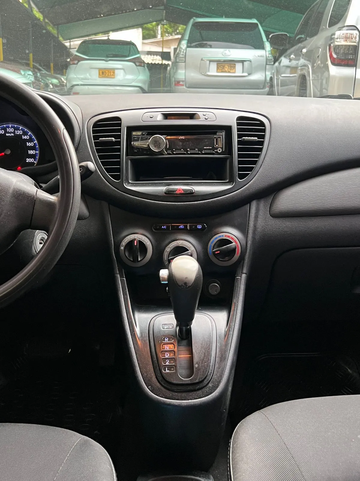 HYUNDAI 114i 2012