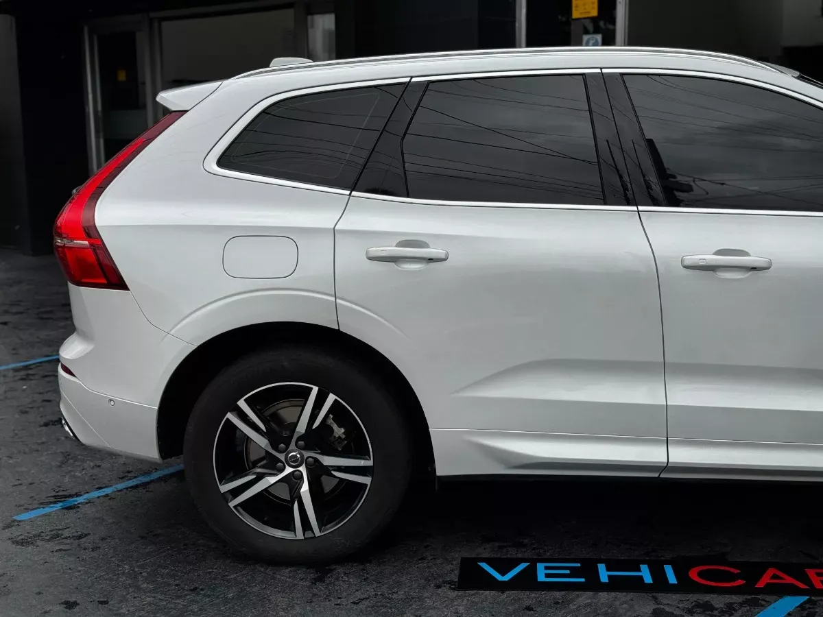 VOLVO XC60 2019