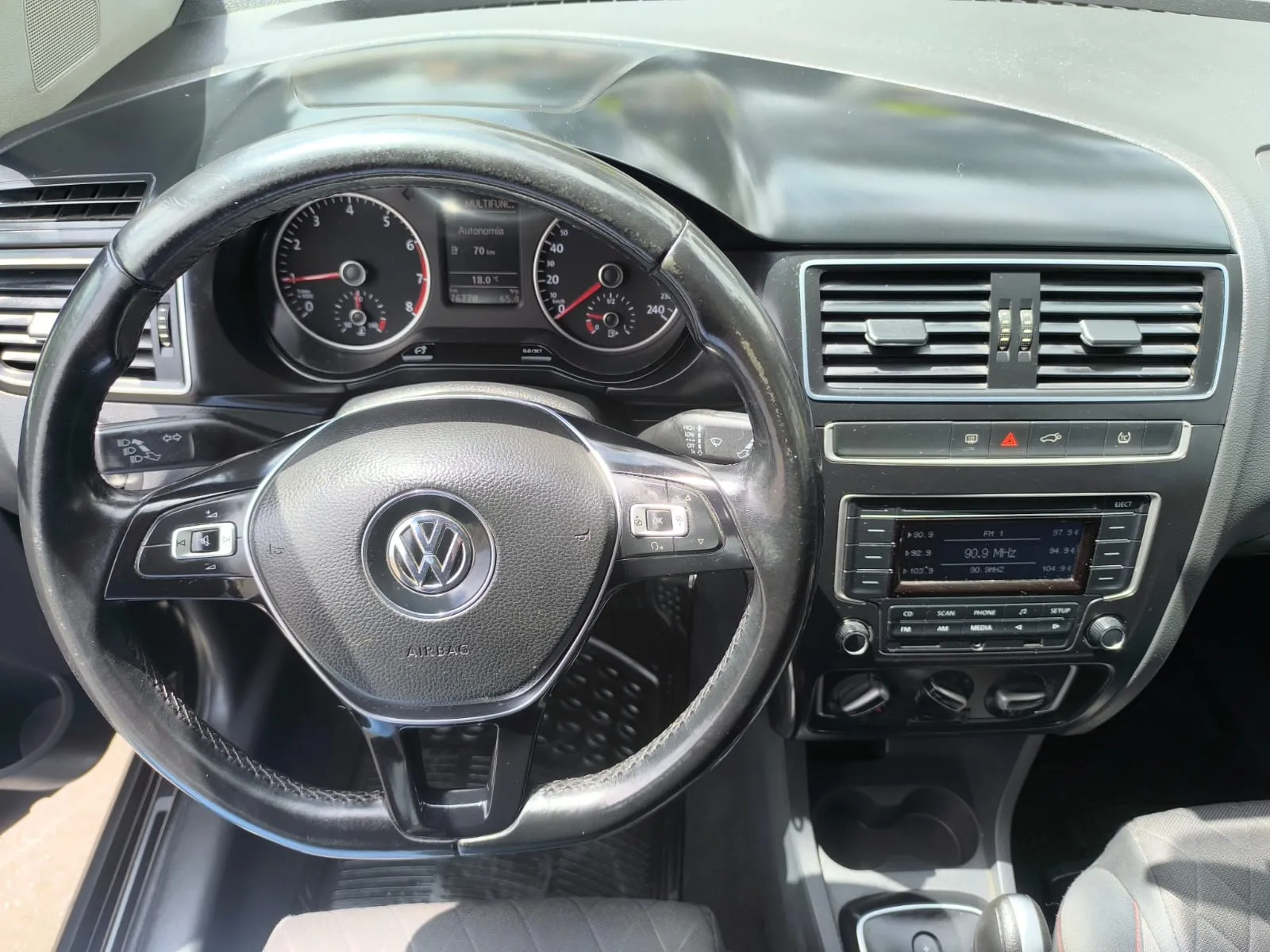 VOLKSWAGEN CROSSFOX 2015